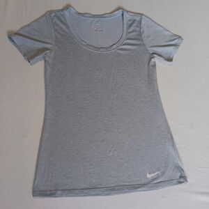 Nike Dri Fit Women's Sz XS Light Gray/Blue T-Shirt